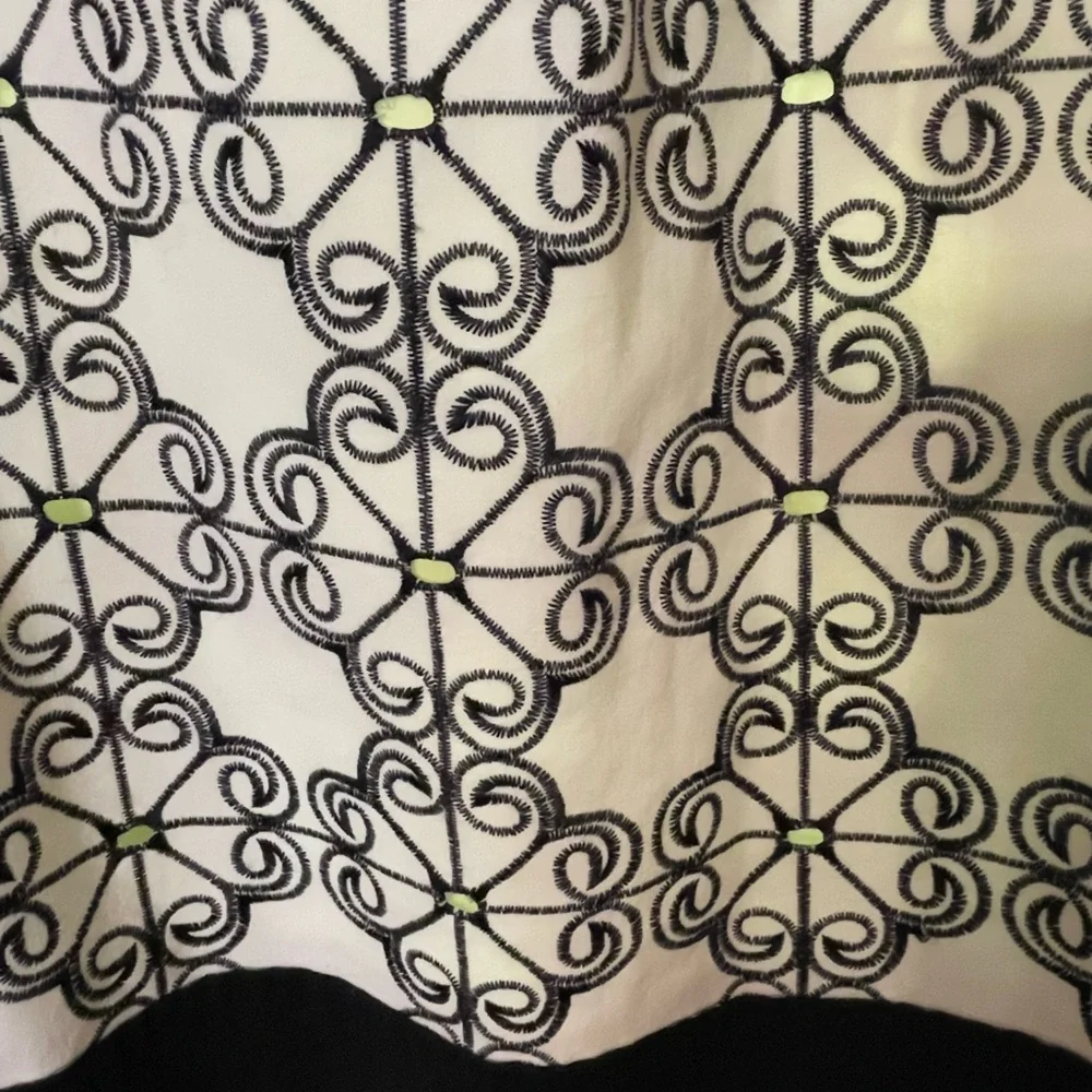 Adrianna Papell size 6/8 lined linen/cotton embroidered cocktail/sundress. - Picture 2 of 12